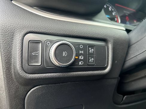 Used 2022 Ford Explorer XLT w/ Equipment Group 202A AWD/4WD image 22