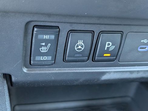 Certified 2024 Nissan Frontier SV w/ SV Convenience Package AWD/4WD image 17