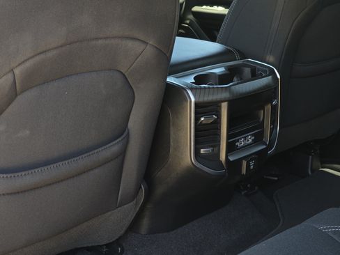 Used 2025 RAM 1500 Big Horn AWD/4WD image 33