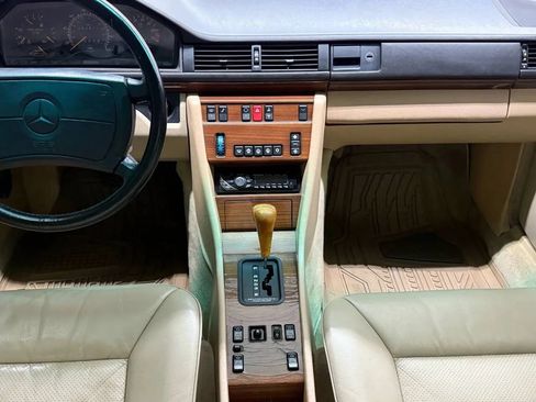 Used 1990 Mercedes-Benz 300 E 3.0 image 29