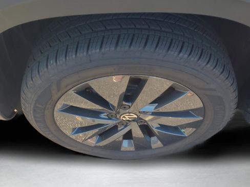 Used 2024 Volkswagen Taos S image 9