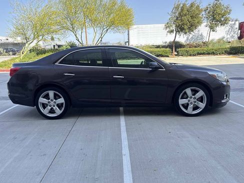 Used 2015 Chevrolet Malibu LTZ FWD image 2