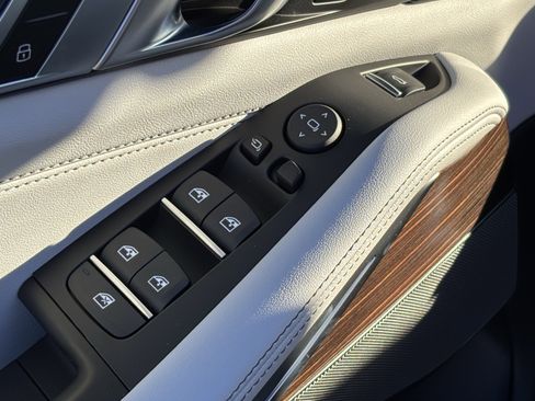 Used 2026 BMW X5 xDrive40i w/ M Sport Package image 14