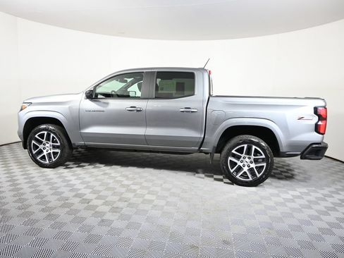 Used 2023 Chevrolet Colorado Z71 w/ Z71 Convenience Package 2 AWD/4WD image 3