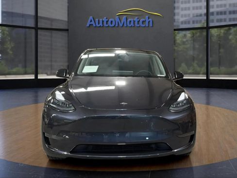Used 2024 Tesla Model Y Long Range RWD image 2