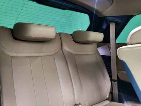 Used 2023 Land Rover Range Rover Long Wheelbase SE image 27