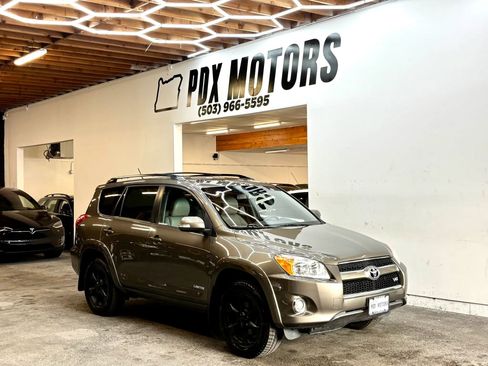 Used 2009 Toyota RAV4 Limited image 1