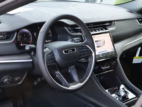 New 2025 Jeep Grand Cherokee Limited AWD/4WD image 10