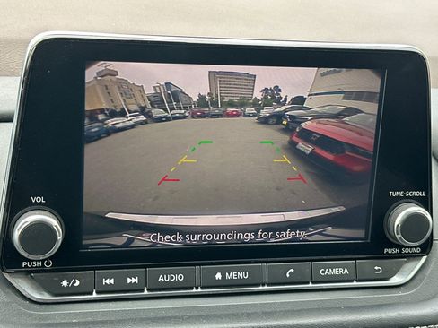 Used 2023 Nissan Rogue SV FWD image 22