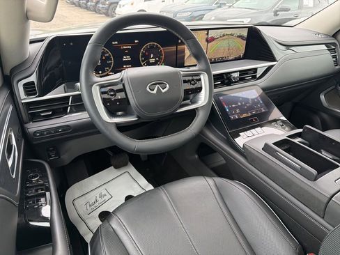 Used 2025 INFINITI QX80 Sensory AWD/4WD image 11