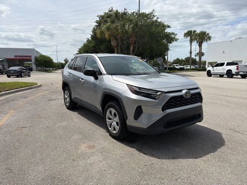 Used 2023 Toyota RAV4 LE image 7