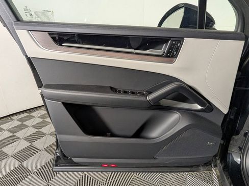 New 2026 Porsche Cayenne GTS image 24