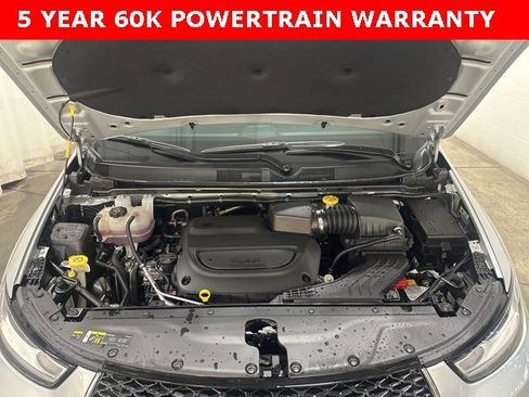 Used 2024 Chrysler Pacifica Touring-L image 33