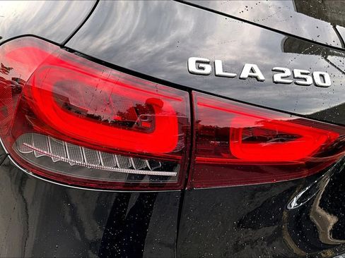 Certified 2023 Mercedes-Benz GLA 250 4MATIC image 32