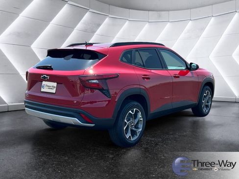 New 2026 Chevrolet Trax LT FWD image 5