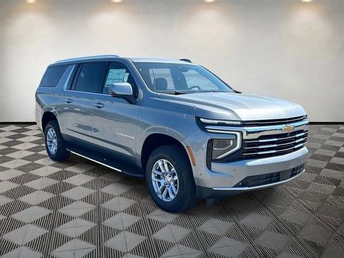 New 2026 Chevrolet Suburban LT w/ Comfort Package AWD/4WD image 7
