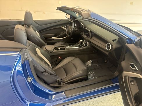 Used 2019 Chevrolet Camaro LT w/ Technology Package RWD image 18