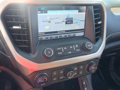 Used 2019 GMC Acadia Denali image 4