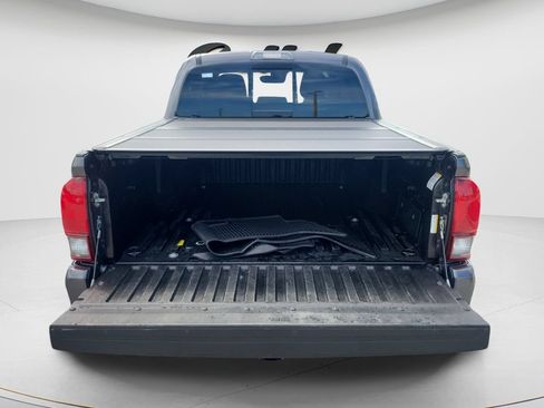 Used 2022 Toyota Tacoma SR5 w/ Technology Package RWD image 9