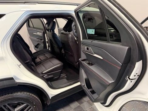 Used 2025 Ford Explorer ST-Line w/ Premium Package AWD/4WD image 26