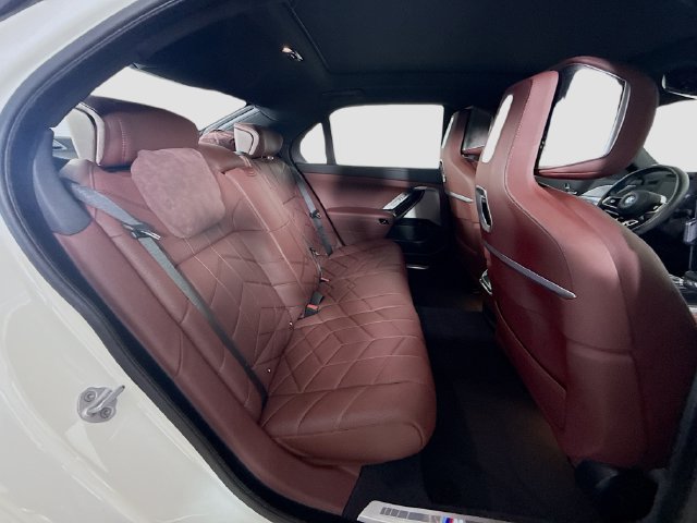 Used 2025 BMW i7 eDrive50 w/ M Sport Package RWD image 26