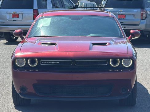 Used 2018 Dodge Challenger SXT RWD image 11