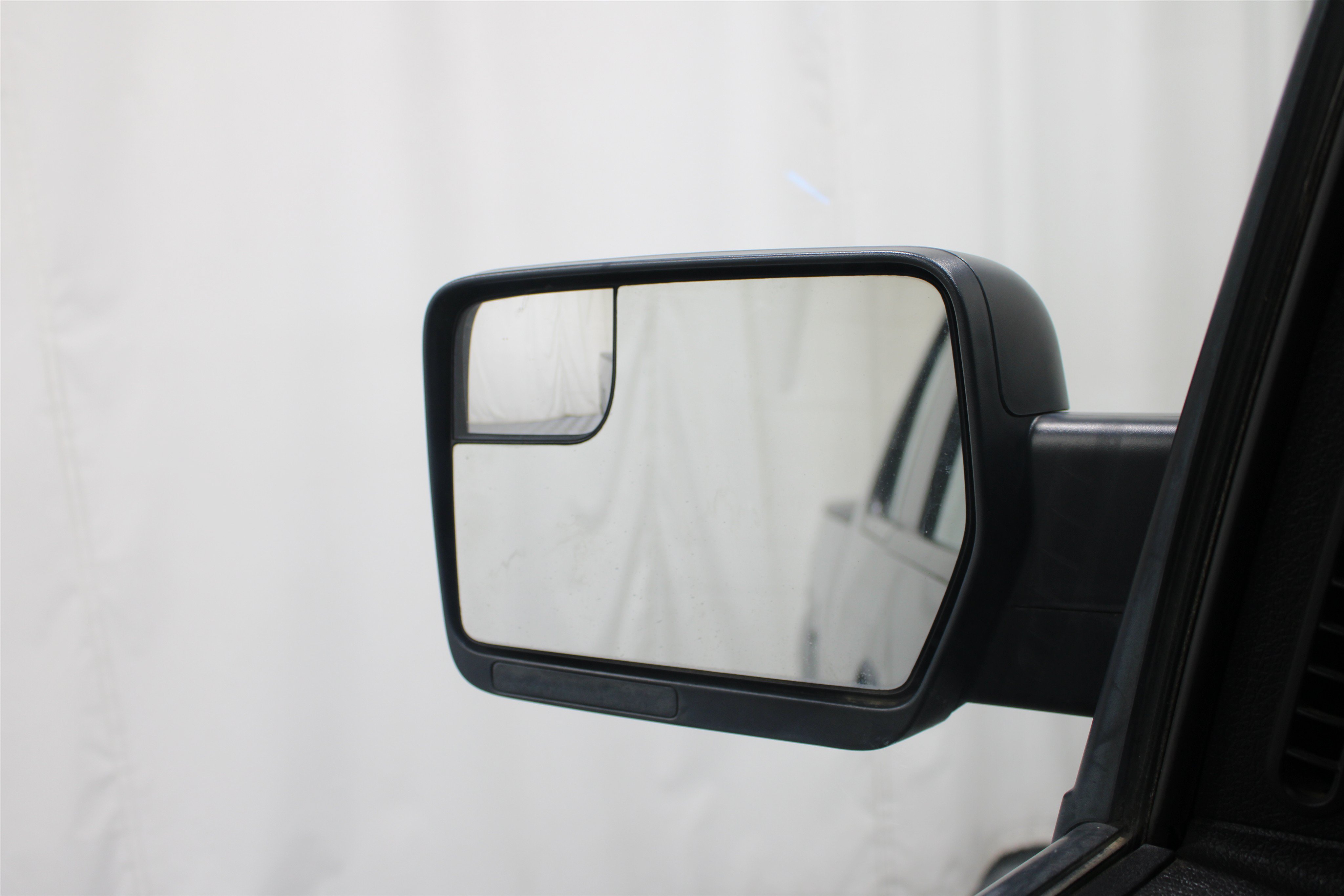 Used 2013 Ford F150 STX w/ Mid Equipment Group AWD/4WD image 9