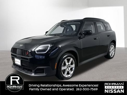 Used 2025 MINI Cooper Countryman S image 1