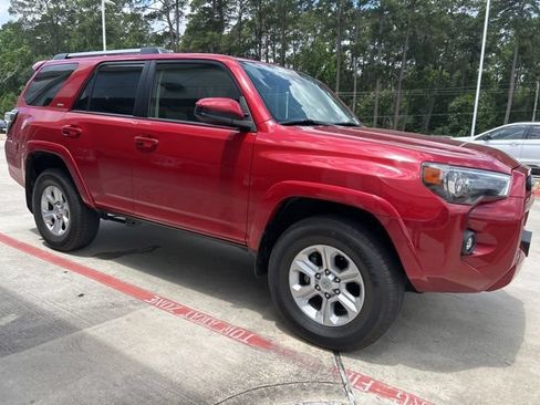 Used 2024 Toyota 4Runner SR5 AWD/4WD image 4