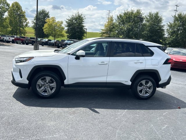 Used 2025 Toyota RAV4 XLE AWD/4WD image 7