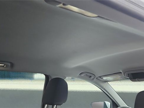 Used 2023 GMC Terrain SLE w/ Driver Convenience Package image 16