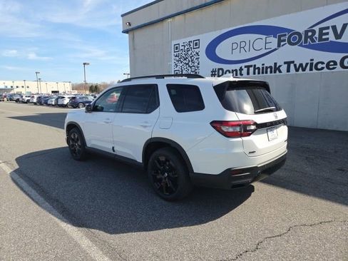 New 2026 Honda Pilot Black Edition image 3