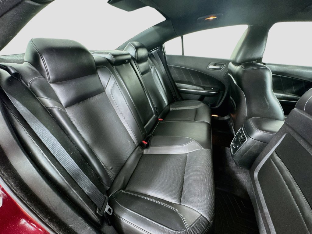 Used 2018 Dodge Charger R/T w/ Premium Group RWD image 28