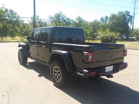 Used 2024 Jeep Gladiator Rubicon w/ Steel Bumper Group AWD/4WD image 7