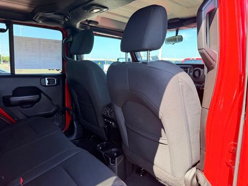 Used 2018 Jeep Wrangler Unlimited Sport S AWD/4WD image 17