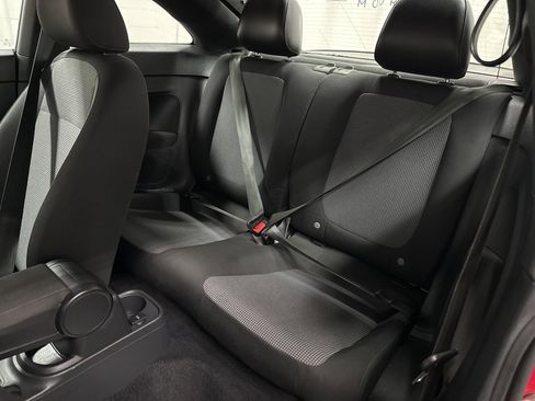 Used 2019 Volkswagen Beetle 2.0T S image 28