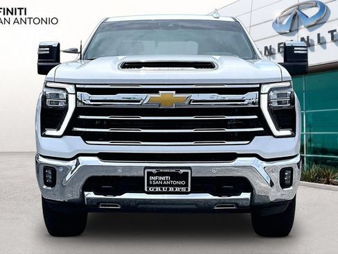 Used 2025 Chevrolet Silverado 2500 LTZ w/ LTZ Convenience Package AWD/4WD image 4