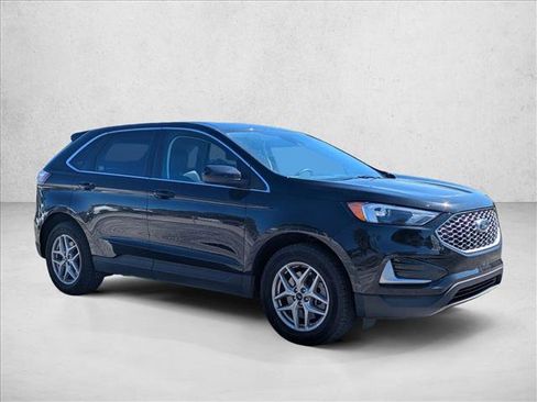 Used 2024 Ford Edge SEL image 3