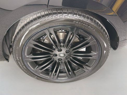 Certified 2023 Land Rover Range Rover SE AWD/4WD image 32
