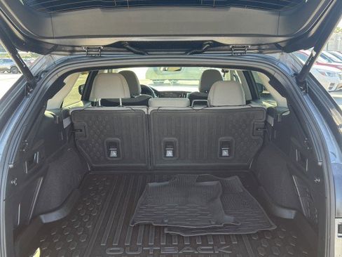 Used 2020 Subaru Outback Premium image 10