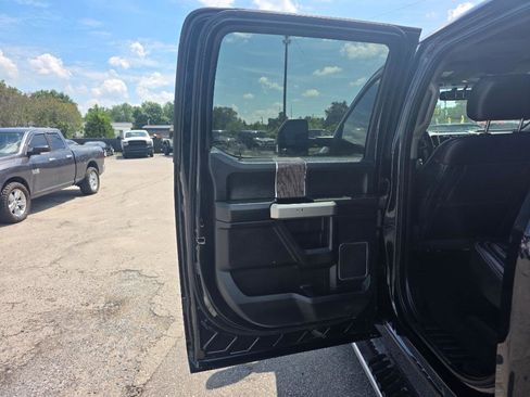 Used 2019 Ford F350 Lariat w/ Chrome Package AWD/4WD image 9