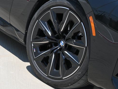 Certified 2024 BMW i7 eDrive50 w/ M Sport Package RWD image 10