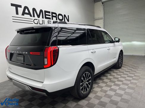 Used 2025 Ford Expedition Platinum image 7