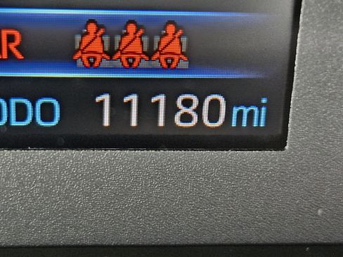 Used 2024 Toyota Corolla SE image 18