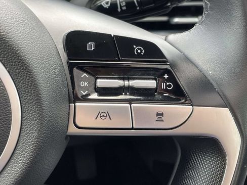 Used 2022 Hyundai Elantra Limited FWD image 32