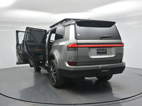 Used 2025 Lexus GX 550 w/ Accessory Package (2T) image 36