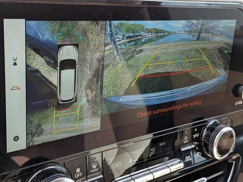 Used 2023 Toyota Highlander Platinum image 7