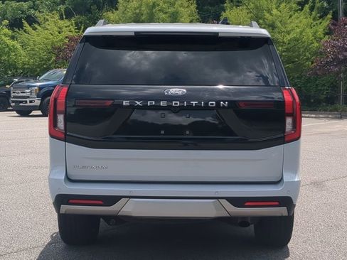 Certified 2025 Ford Expedition Platinum w/ Driver's Package AWD/4WD image 5
