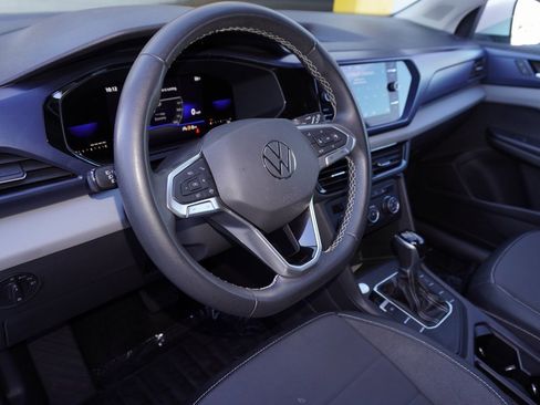 Used 2022 Volkswagen Taos SE image 11