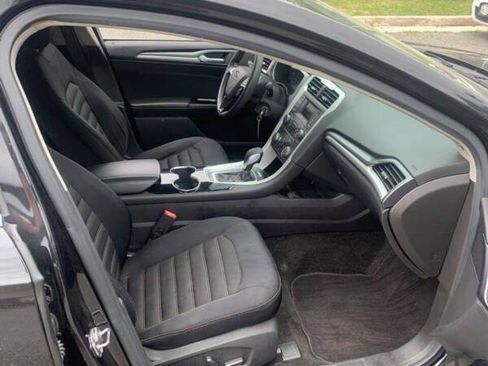 Used 2015 Ford Fusion SE image 6